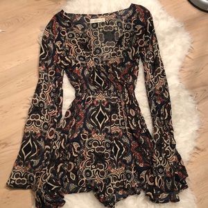 Abercrombie& Fitch Bell Sleeve Romper